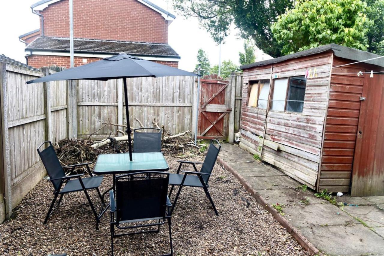 3 Bed Home Sleeps 8 People Located 1 Min From Train Stop - Otley Terrace Олдхам Экстерьер фото