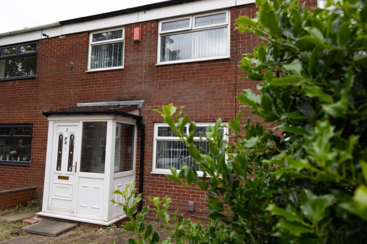 3 Bed Home Sleeps 8 People Located 1 Min From Train Stop - Otley Terrace Олдхам Экстерьер фото